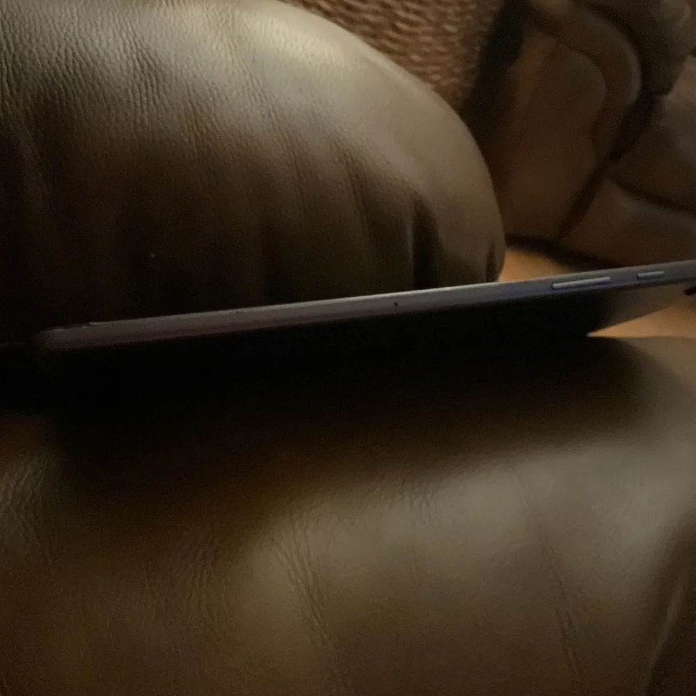 Used Samsung galaxy A7 tablet with 32gb and comes in black.